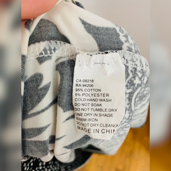 Blk/Wht Flower Print Maxi - Picture 6 of 6